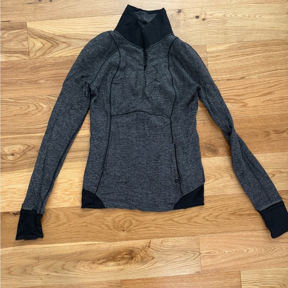 Lulu Lemon Quarter Zip Performance - Picture 2 of 5